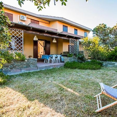 Apartamento L' Elicriso, A Pochi Passi Dal Mare Con Giardino Privato - The Elicriso, A Few Meters From The Sea, With Private Garden Stintino Exterior foto